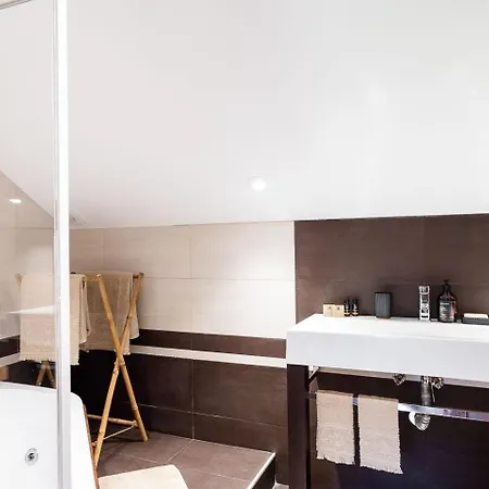 A Lovely In A Quiet Area Апартаменты *